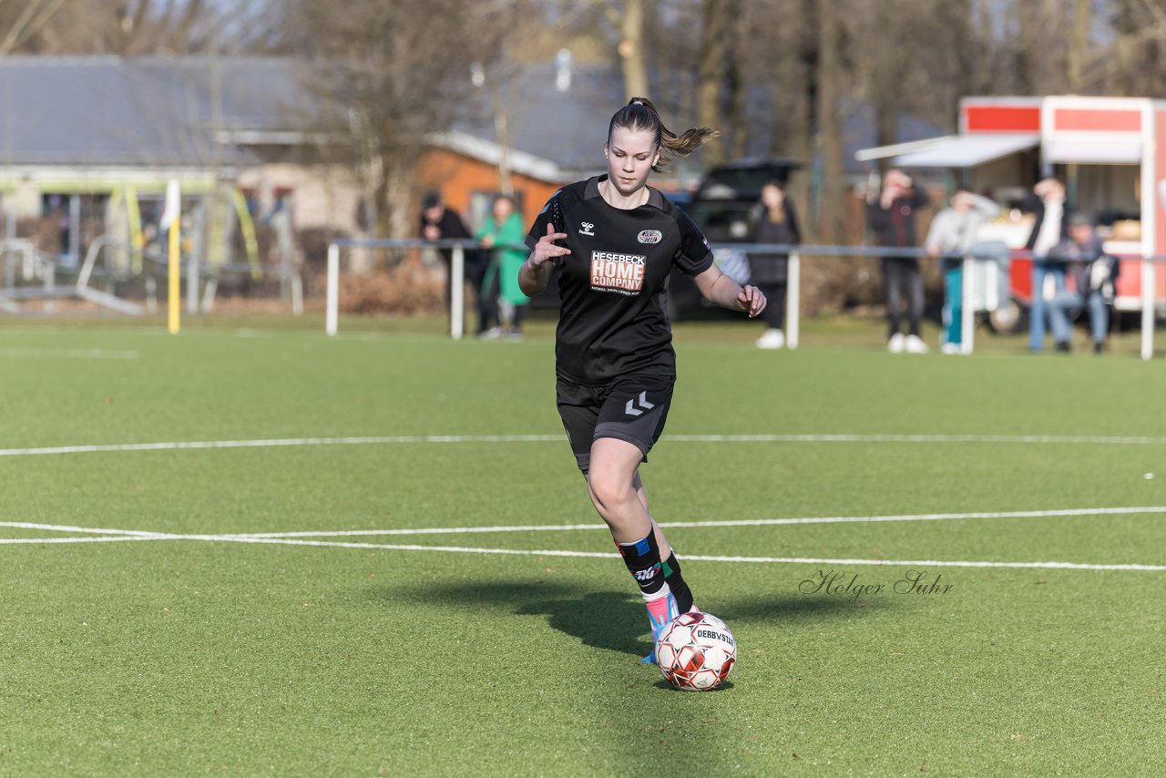 Bild 186 - wBJ SV Wahlstedt - SV Henstedt Ulzburg : Ergebnis: 0:1